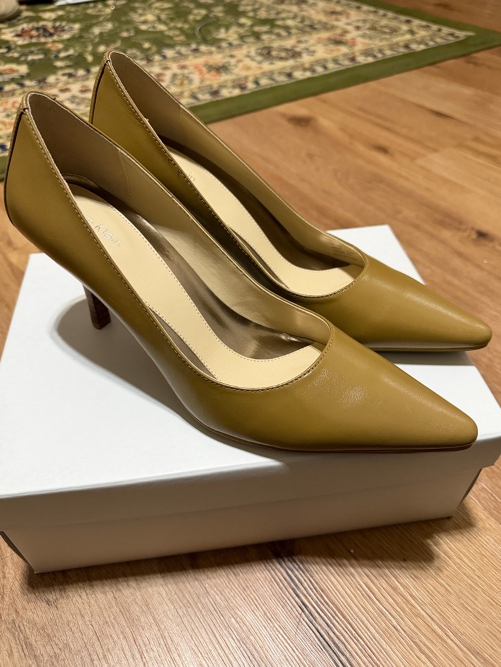 Calvin Klein Dolly leather taupe pumps, size 7.5   NIB